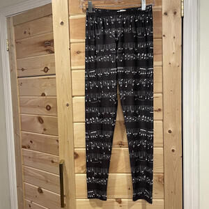 Black Leggings with White Musical Notes Pattern